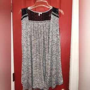 Women's Sleeveless cardigan. Size Medium. Excellent condition.